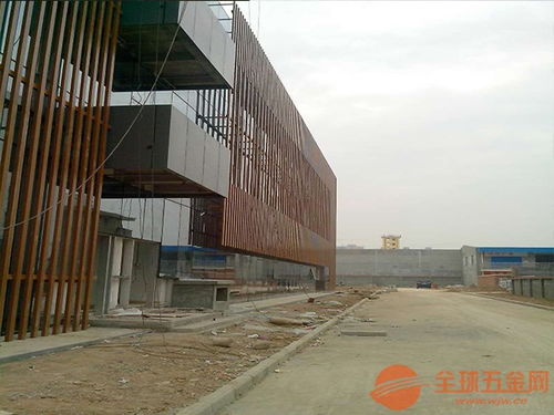 山東諸城幕墻鋁方通工程案例解析 建筑材料銷售的創(chuàng)新實(shí)踐與市場(chǎng)啟示